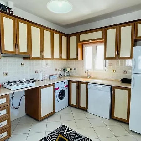 Yalikavak Marina'nin Hemen Yaninda 3+1 Esyali Ev Apartament Bodrum