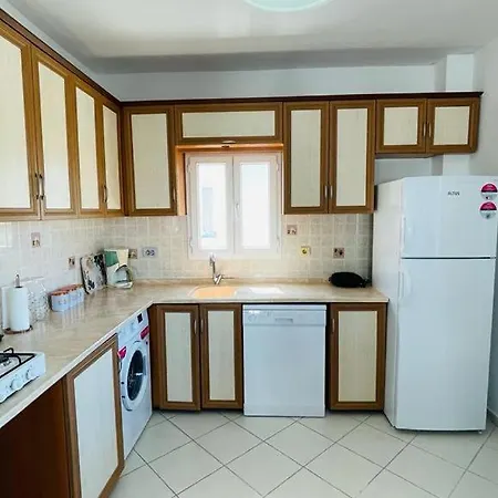 Yalikavak Marina'nin Hemen Yaninda 3+1 Esyali Ev Apartamento